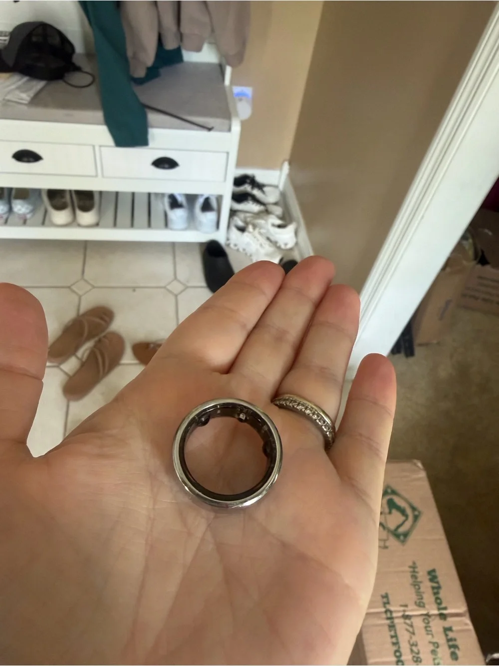 Oura Smart Ring Gen 3 in Polished Silver with Black Sensor Band